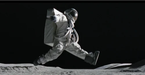 Publicis Conseil: Orange aims for the moon